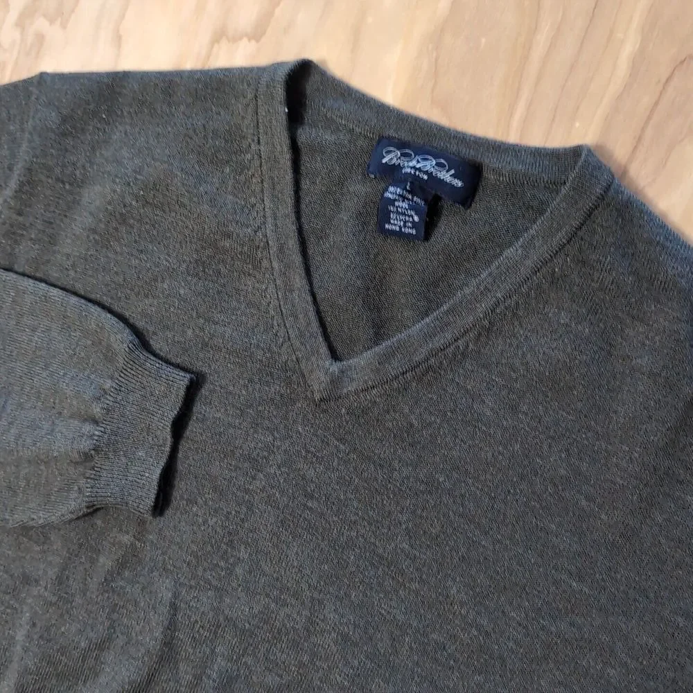 Brooks Brothers Stretch Green Extra Fine‎ Merino Wool Nylon V-Neck Sweater Men L